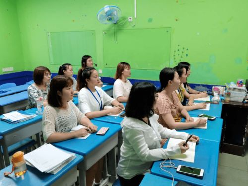 金牌咨詢師培訓(xùn) 為家長服務(wù)我們是認(rèn)真的